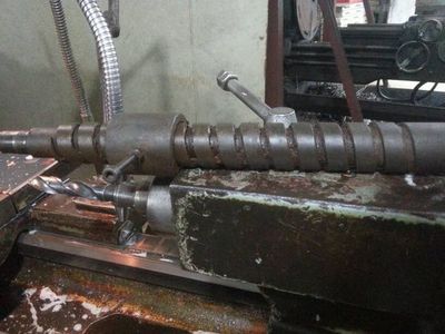 普通車床螺紋加工全解析 牙型識(shí)別、牙距計(jì)算、刀具修磨與掛擋操作